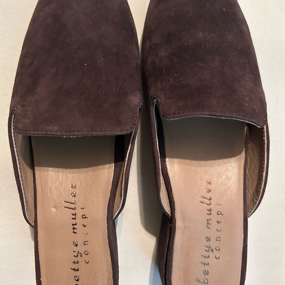 Women’s Bettye Muller Concept Beckett Mule Slip on Loafers (brown) size 6 - Picture 5 of 10